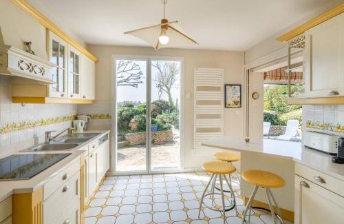 Plouharnel Villa | Plouharnel : Maison 7 pièces, 10 pers, Wifi, Animaux admis - FR-1-477-260
