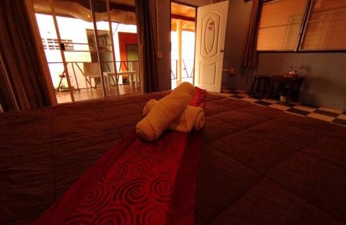 Bai Lan Resort | Discover Ploy Inn Koh Chang - A Budget-Friendly Retreat
