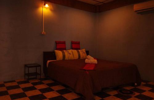 Bai Lan Resort | Discover Ploy Inn Koh Chang - A Budget-Friendly Retreat
