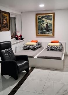 Anyksciai Apartment | Discover plt&EVA: Family-Friendly Stay with Breakfast