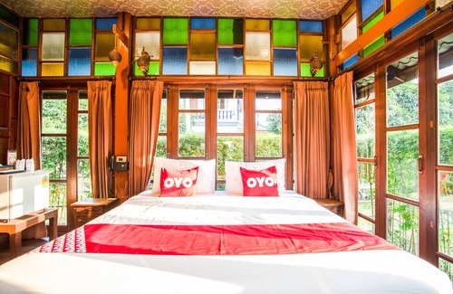 Ayutthaya Hotel | Relax at Pludhaya Resort & Spa with Pool and Restaurant