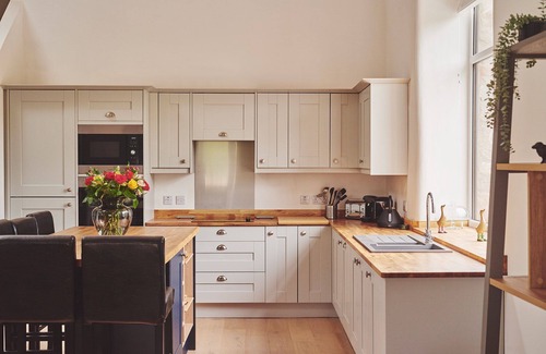 Appleby-in-Westmorland Cottage | Relax at Plum Cottage - Pet Friendly Retreat with Spa & Hot Tub