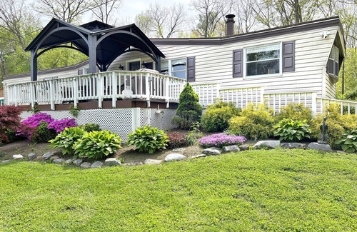 Bakerton House | Discover Plum Lazy on the Potomac: Family-Friendly Retreat