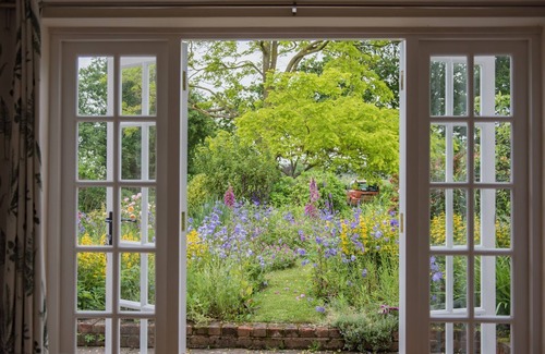 Dargate Cottage | Cozy Plum Pudding Stables by Bloom Stays - Pet Friendly Retreat