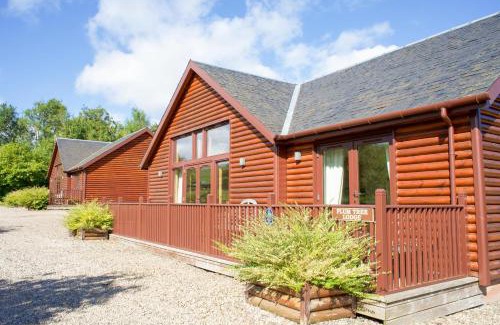 Abernyte House | Plum Tree Lodge: Family and Pet-Friendly Getaway