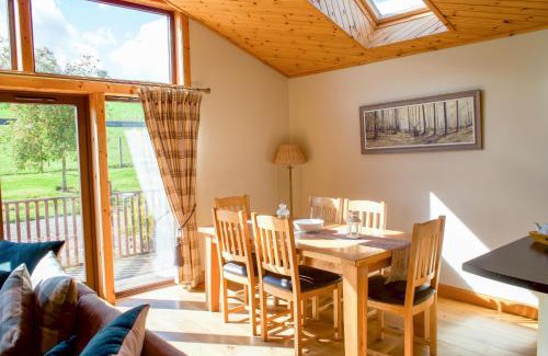 Abernyte House | Plum Tree Lodge: Family and Pet-Friendly Getaway
