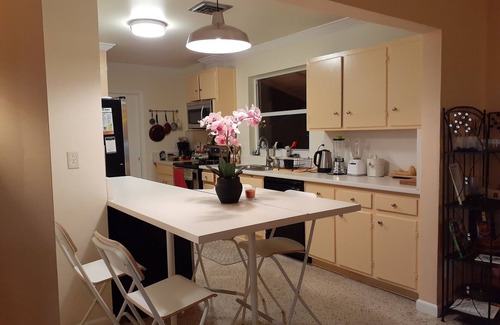 Lake Worth Corridor House | Lakeview Plumaria Room with Private Bath & Spa Access