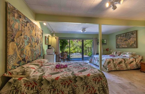 Haiku Cabin | Discover Plumeria Room on Maui's Breathtaking North Shore