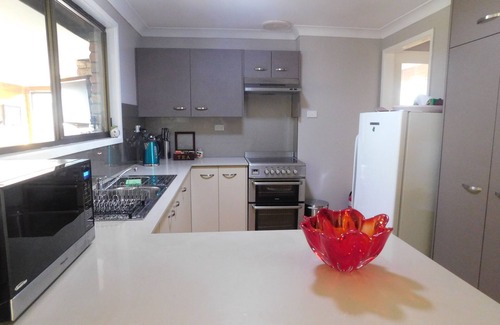Sawyers Gully House | Plumstead Guesthouse: Relax in Lovedale Wine Country