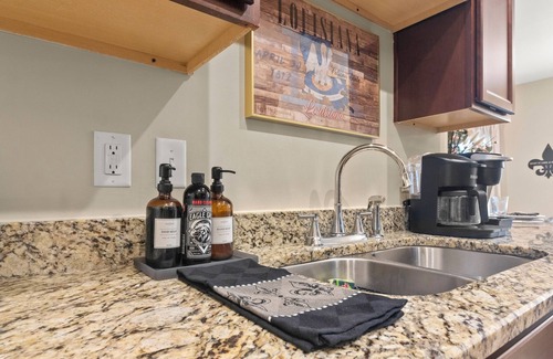 Lake Charles House | Guest Rated: 10/10 - Plush Beds & High-Speed Wi-Fi