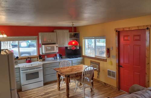 Plush House | Guest Rated 10/10: Plush Bunkhouse at Hart Mountain
