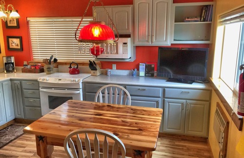 Plush House | Guest Rated 10/10: Plush Bunkhouse at Hart Mountain