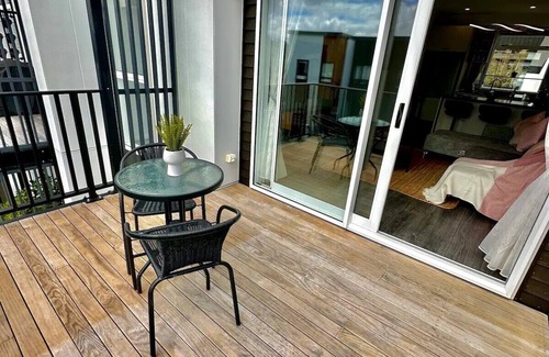 Hobsonville House | Modern Home in Hobsonville: Family-Friendly with Kitchen