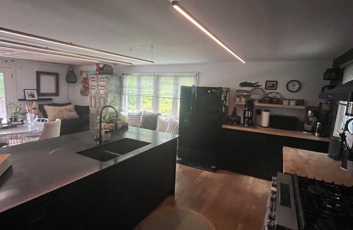 Port Ewen House | Pluto's Retreat - A welcoming 3-bedroom house in Kingston