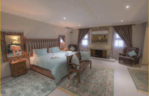 Parys House | Pluvio: Family-Friendly 4-Star Hotel with Breakfast Included