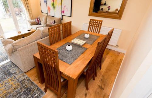 Turnchapel House | Plym Valley House: Family-Friendly Retreat with Pets Welcome