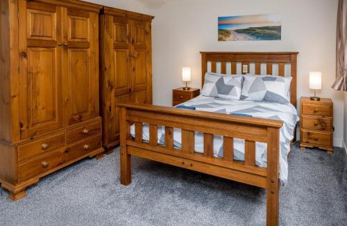 Turnchapel House | Plym Valley House: Family-Friendly Retreat with Pets Welcome