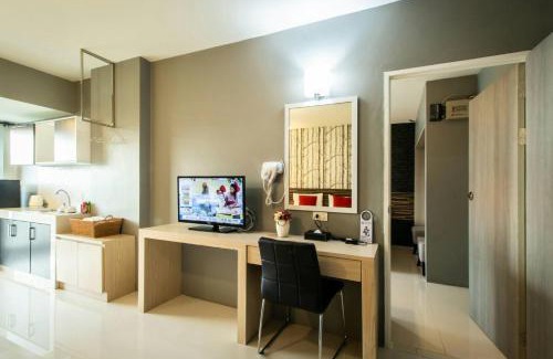 Hat Yai Hotel | Discover PM Residence: Poolside Comfort and Family Fun