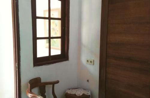 Jakarta House | Exceptional PM Room: Child-Friendly with Perfect Ratings