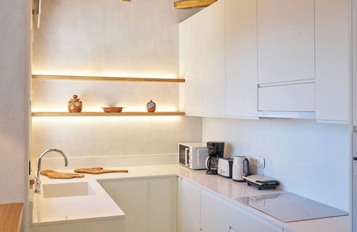 Skopelos Town House | Pnoé Residence
