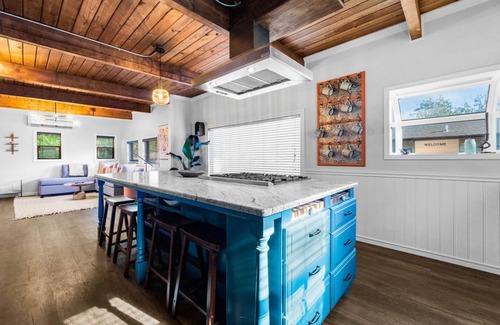 Lincoln House | Enchanting PNW Downtown Hobbit Home with Game Room & Pizza Oven