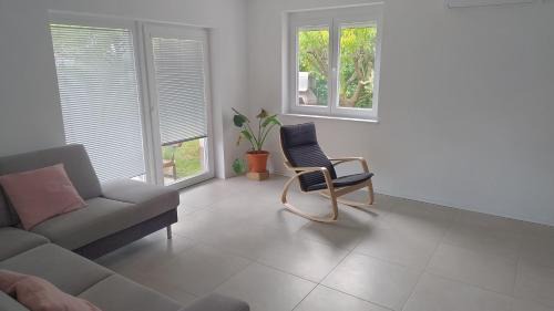 Brda House | Oceanfront Retreat: Pet-Friendly Počitniška Hiša Hum