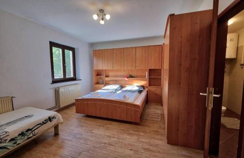 Matavun House | Experience Oceanfront Bliss at Počitniška hiša Miklavčič
