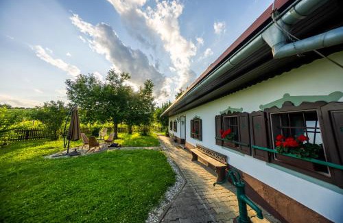 Ormoz House | Experience POČITNIŠKA HIŠA PRLEČKA with Oceanfront Views