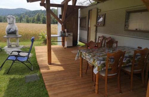 Podnart House | Discover Family-Friendly Fun at Počitniška Prikolica Zeleni Raj