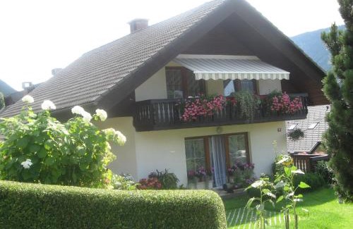 Dovje Apartment | Family-Friendly Retreat at Počitniško stanovanje ZALAR