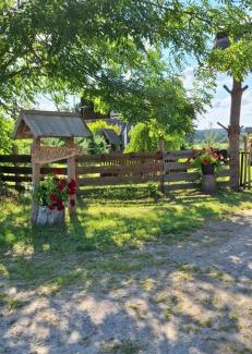 Kurtuvenai House | Discover PO NENDRIŲ STOGU - Pet Friendly Retreat with Hot Tub