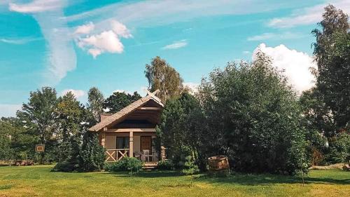 Kurtuvenai House | Discover PO NENDRIŲ STOGU - Pet Friendly Retreat with Hot Tub