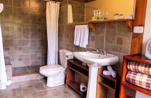 Poas Volcano National Park Hotel | Experience Poas Volcano Lodge: Family-Friendly Retreat