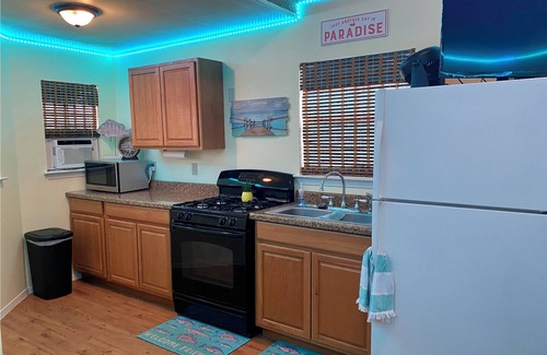Port O Connor Cabin | Cozy POC Cabana on Maple St: Perfect for Families!