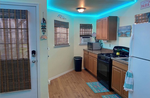 Port O Connor Cabin | Cozy POC Cabana on Maple St: Perfect for Families!