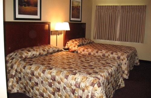 Pocahontas Hotel | Explore Pocahontas Inn & Suites: Family-Friendly Amenities