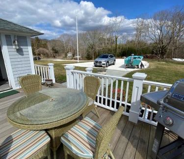 Pocasset House | Pocasset Village Charmer