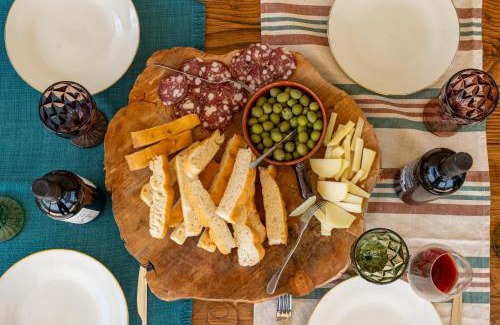Monteroni d'Arbia Apartment | Picturesque Country House with Views Over Siena