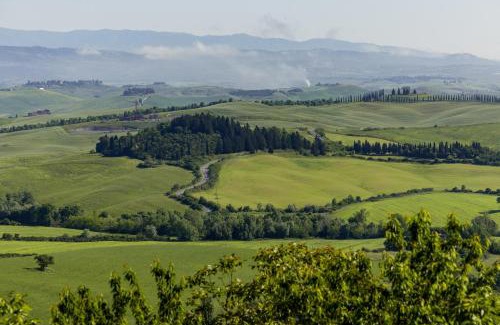 Monteroni d'Arbia Apartment | Picturesque Country House with Views Over Siena