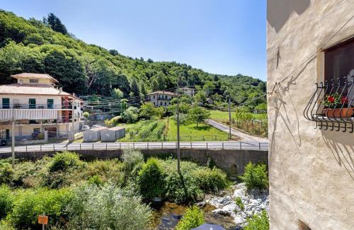 Osiglia House | Pet-Friendly Pocket House: Highly Rated Family Retreat