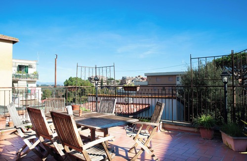 Suburbio XI della Vittoria House | Pocket Rome: St. Peter and Gemini
