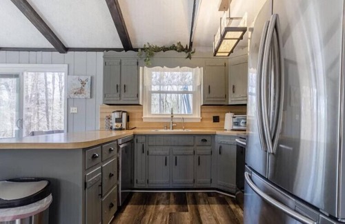 Gouldsboro Cabin | Exceptional Pocono Cabin at Big Bass Lake Resort with Pool