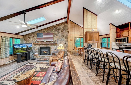 Gouldsboro House | Relaxing Pocono House with Hot Tub, Kayak & Pet Friendly