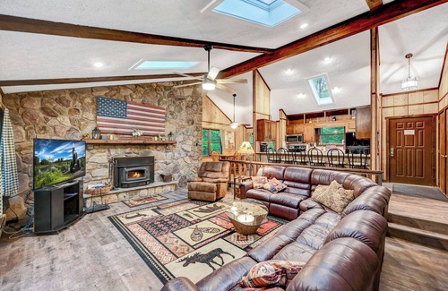 Gouldsboro House | Relaxing Pocono House with Hot Tub, Kayak & Pet Friendly
