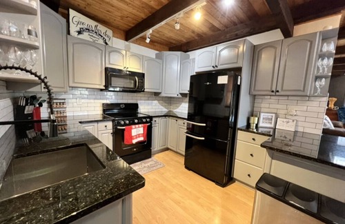 Hamlin Ski Chalet | Tranquil Lakefront Retreat - Adventure Awaits at Lake Vibez