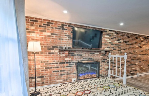 Albrightsville House | Guest Rated 10/10: Poconos Home with Hot Tub & Game Room