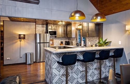 Lake Harmony Estates House | Poconos Speakeasy | Hot Tub, Dog-Friendly Near Ski