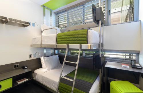 Williamsburg Hotel | Discover Pod Brooklyn: Pet-Friendly & Family-Oriented Stay