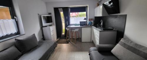 Bobrka Apartment | Family-Friendly Retreat at Pod Chmurką with Kitchen Access