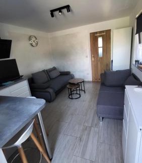 Bobrka Apartment | Family-Friendly Retreat at Pod Chmurką with Kitchen Access